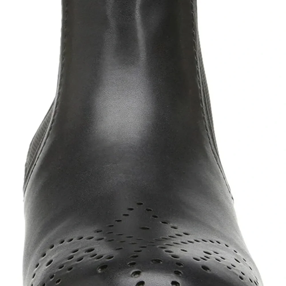 Zaria Black Platform Boot Size 10 Gothic DV by Dolce Vita